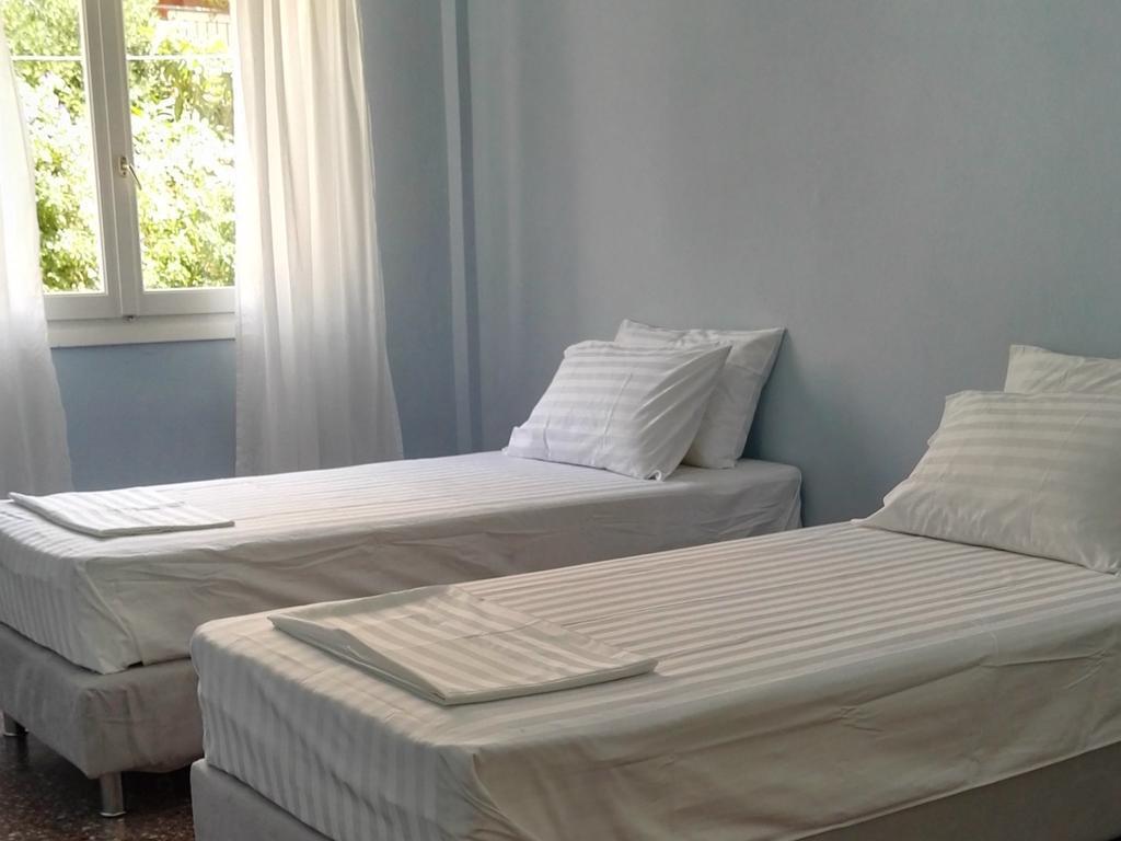 Paris Spacious Beach Apartment Loutráki Extérieur photo
